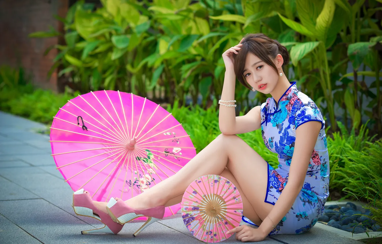 Photo wallpaper look, pose, model, portrait, umbrella, makeup, figure, dress