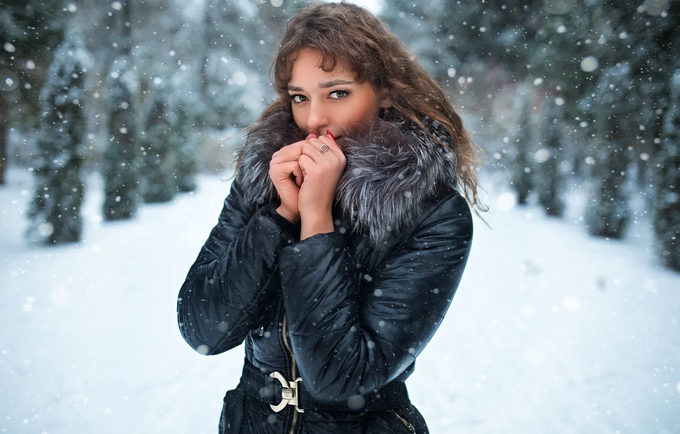 Photo wallpaper winter, look, snow, trees, snowflakes, nature, face, pose