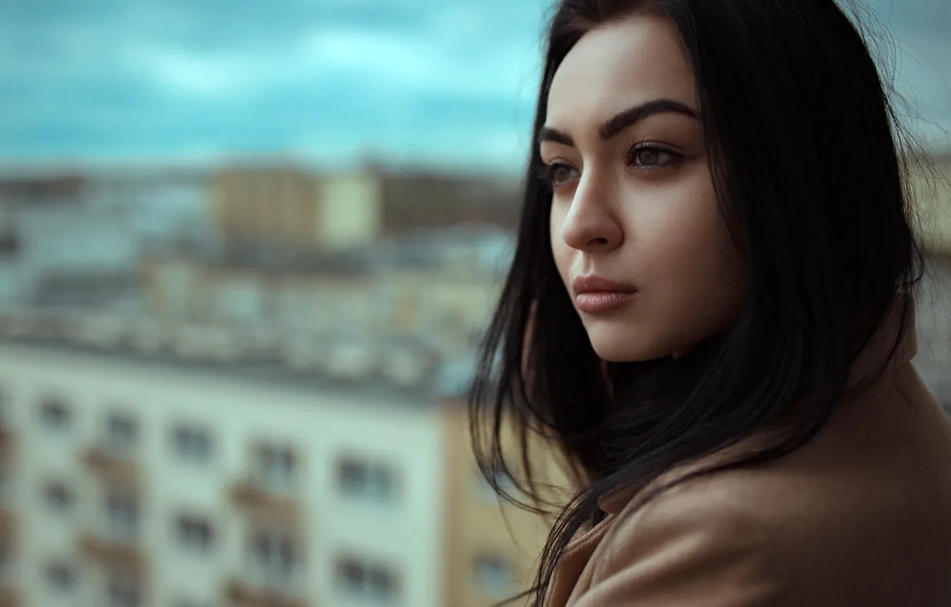 Photo wallpaper girl, face, the city, background, height, portrait, home, makeup