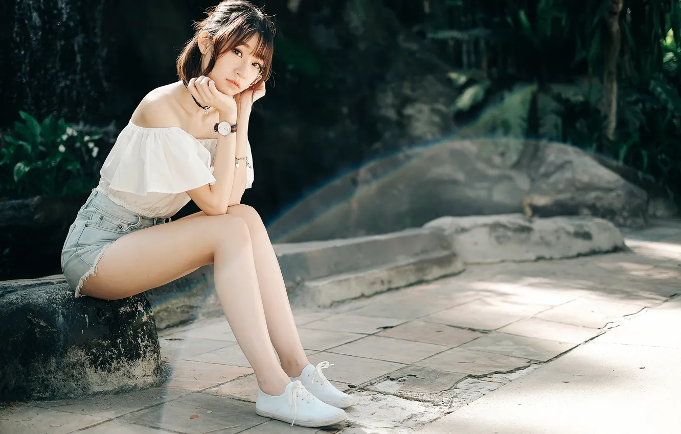 Photo wallpaper look, the sun, pose, model, shorts, portrait, hands, makeup