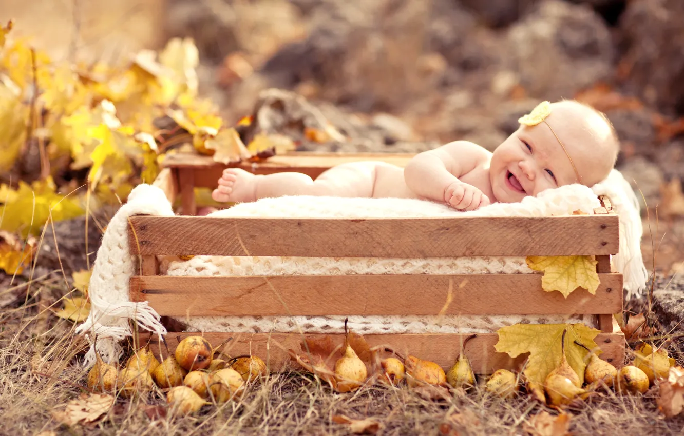 Photo wallpaper autumn, leaves, children, smile, laughter, baby, pear, baby