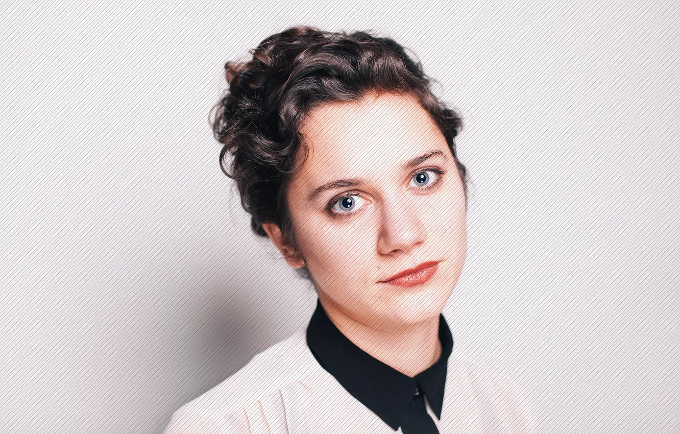 Photo wallpaper girl, lips, hair, direct gaze