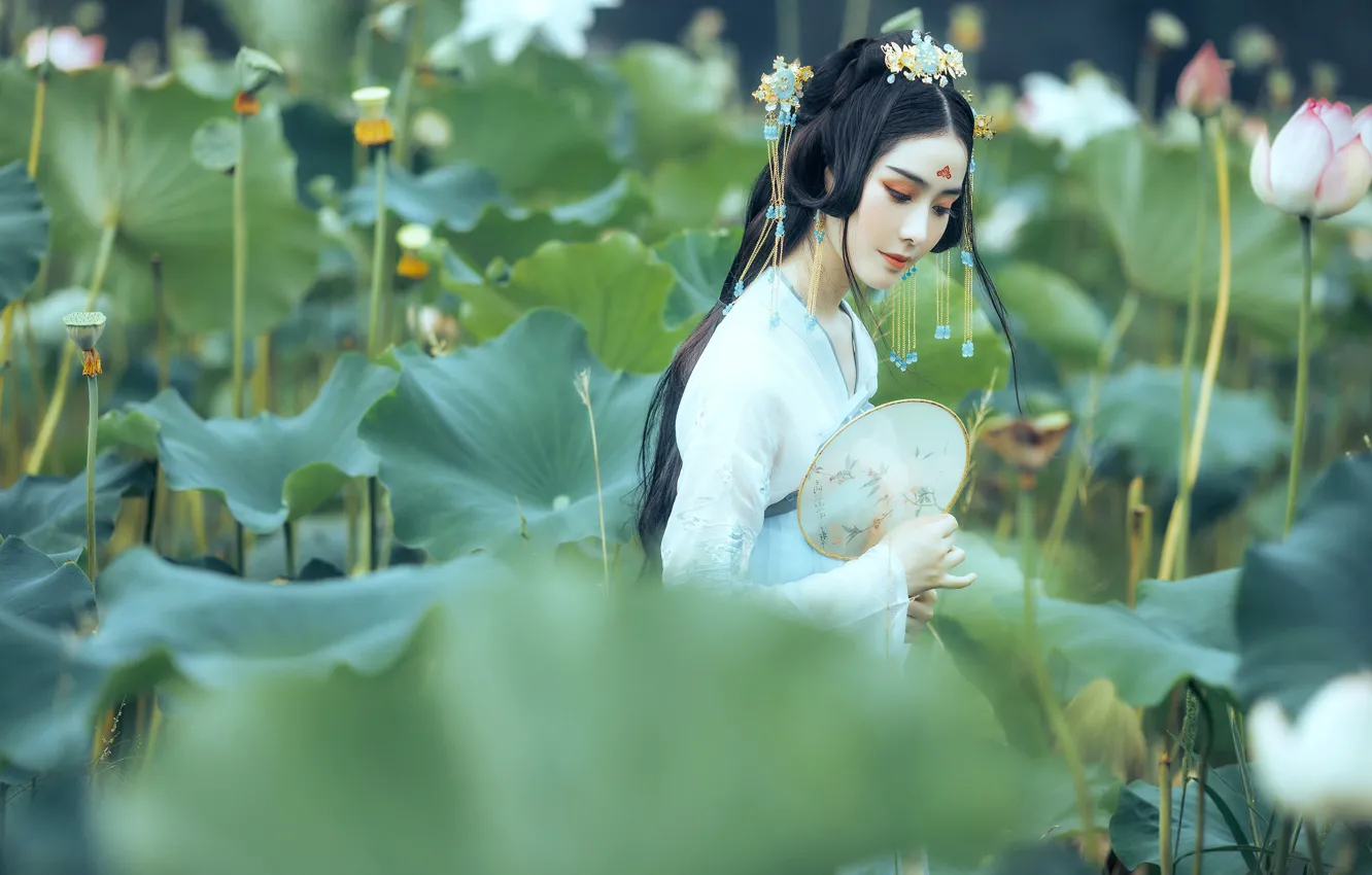 Photo wallpaper white, look, leaves, girl, nature, face, pose, style