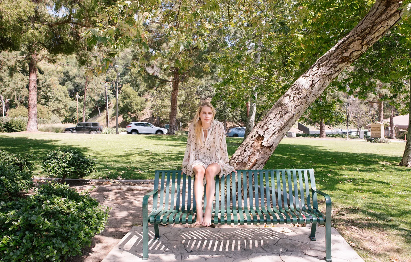 Photo wallpaper bench, Park, actress, blonde, sitting, Claire Holt