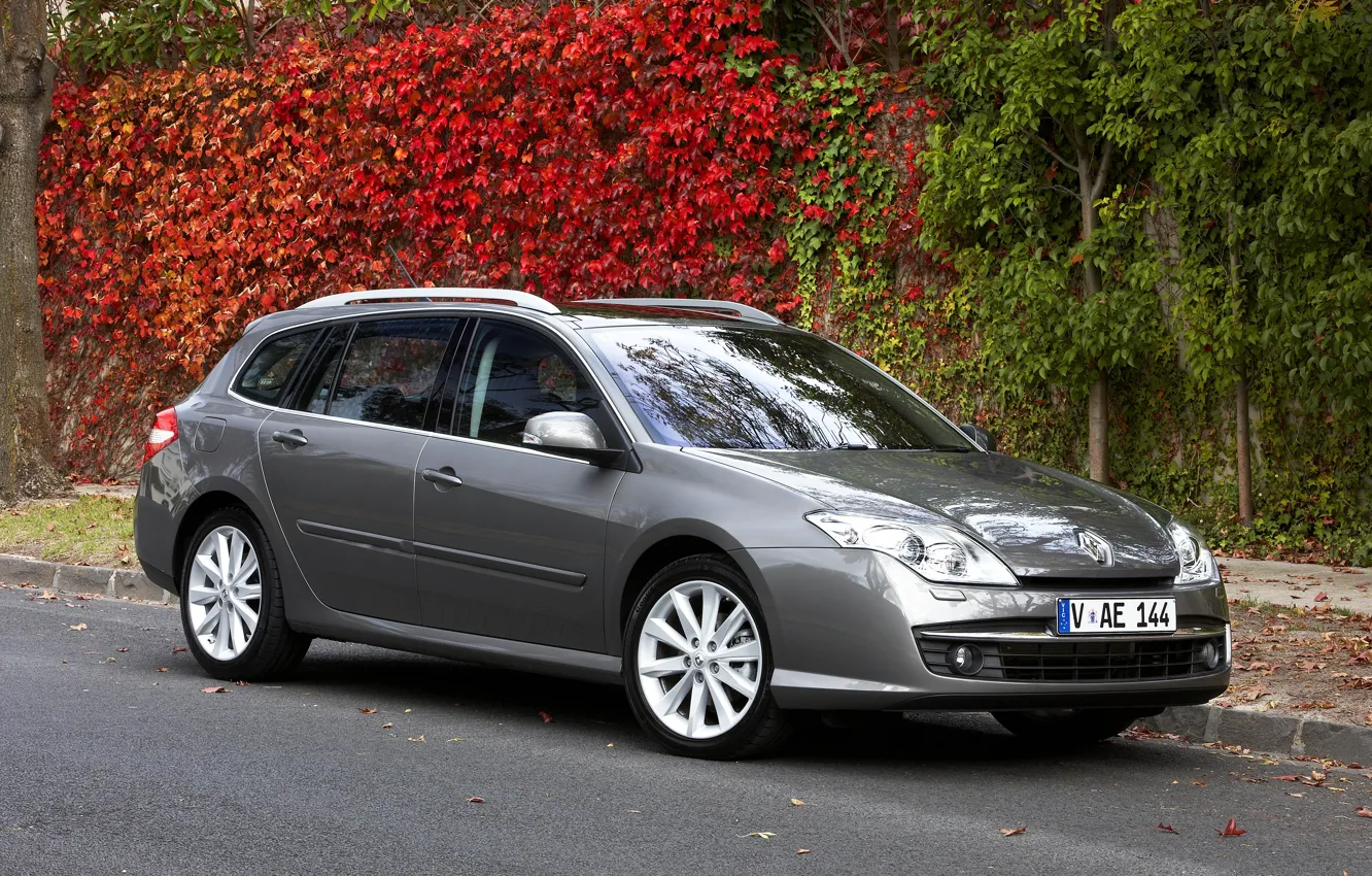 Photo wallpaper Renault, autumn, laguna, gray
