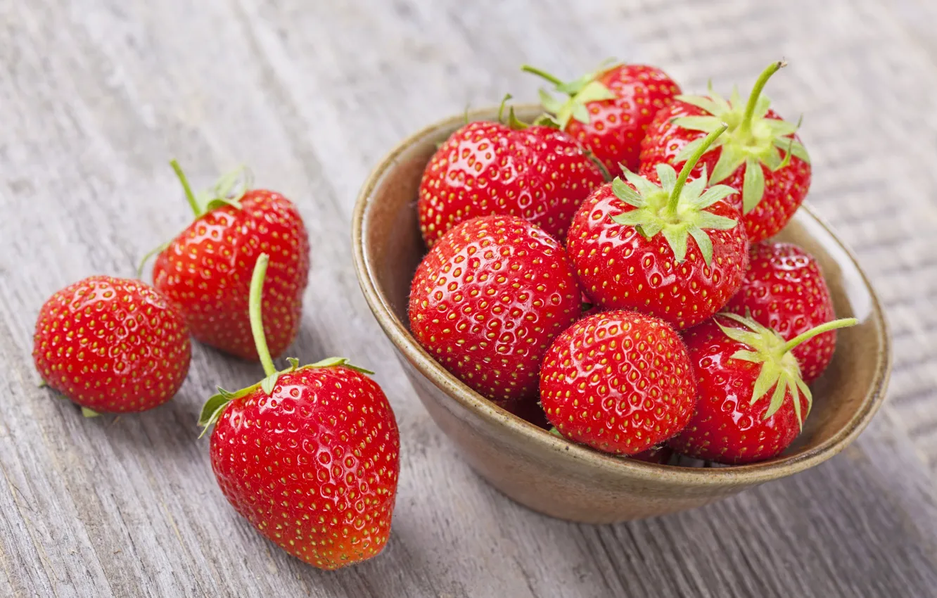 Photo wallpaper trees, berries, table, strawberry, Cup, red