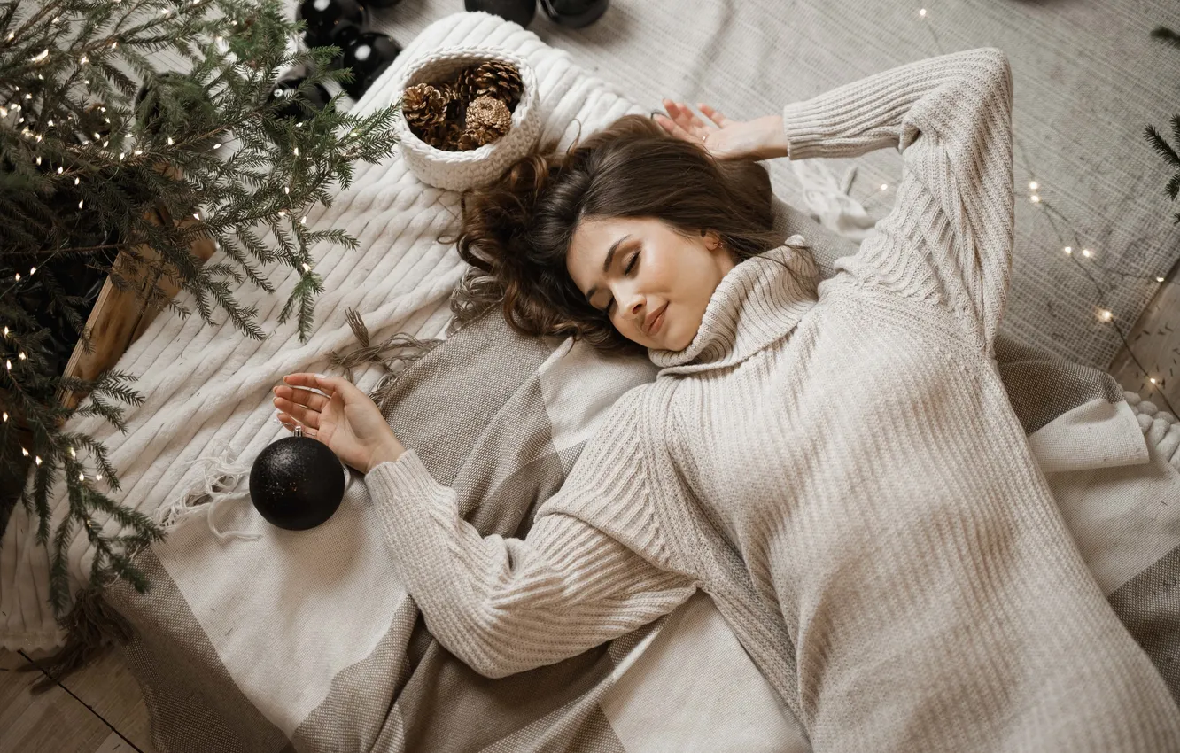 Photo wallpaper girl, balls, pose, balls, tree, new year, hands, closed eyes