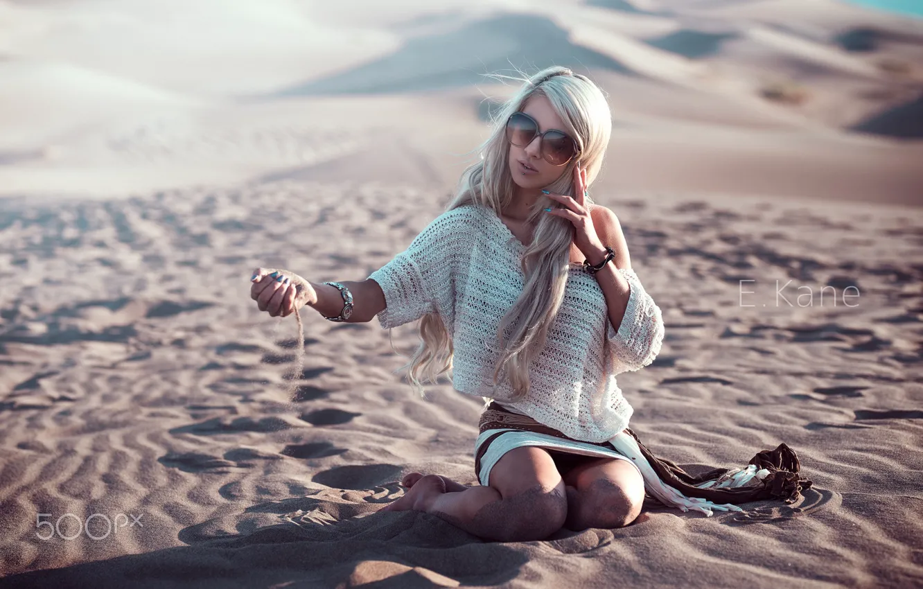 Photo wallpaper girl, desert, photographer, model, sand, tattoo, blonde, sunglasses