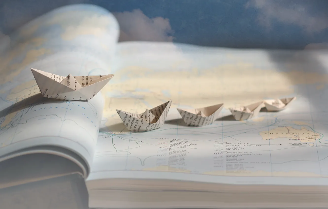 Photo wallpaper Atlas, origami, boats