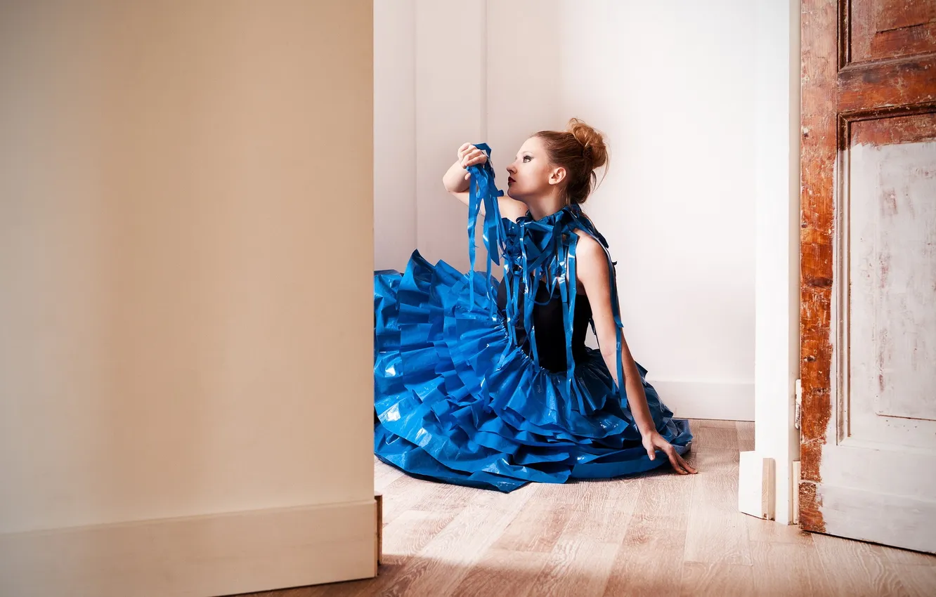 Photo wallpaper girl, pose, the door