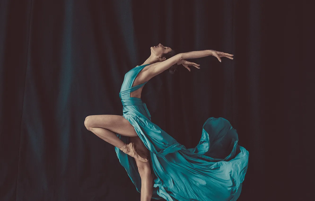 Photo wallpaper girl, pose, background, hands, makeup, figure, dress, hairstyle