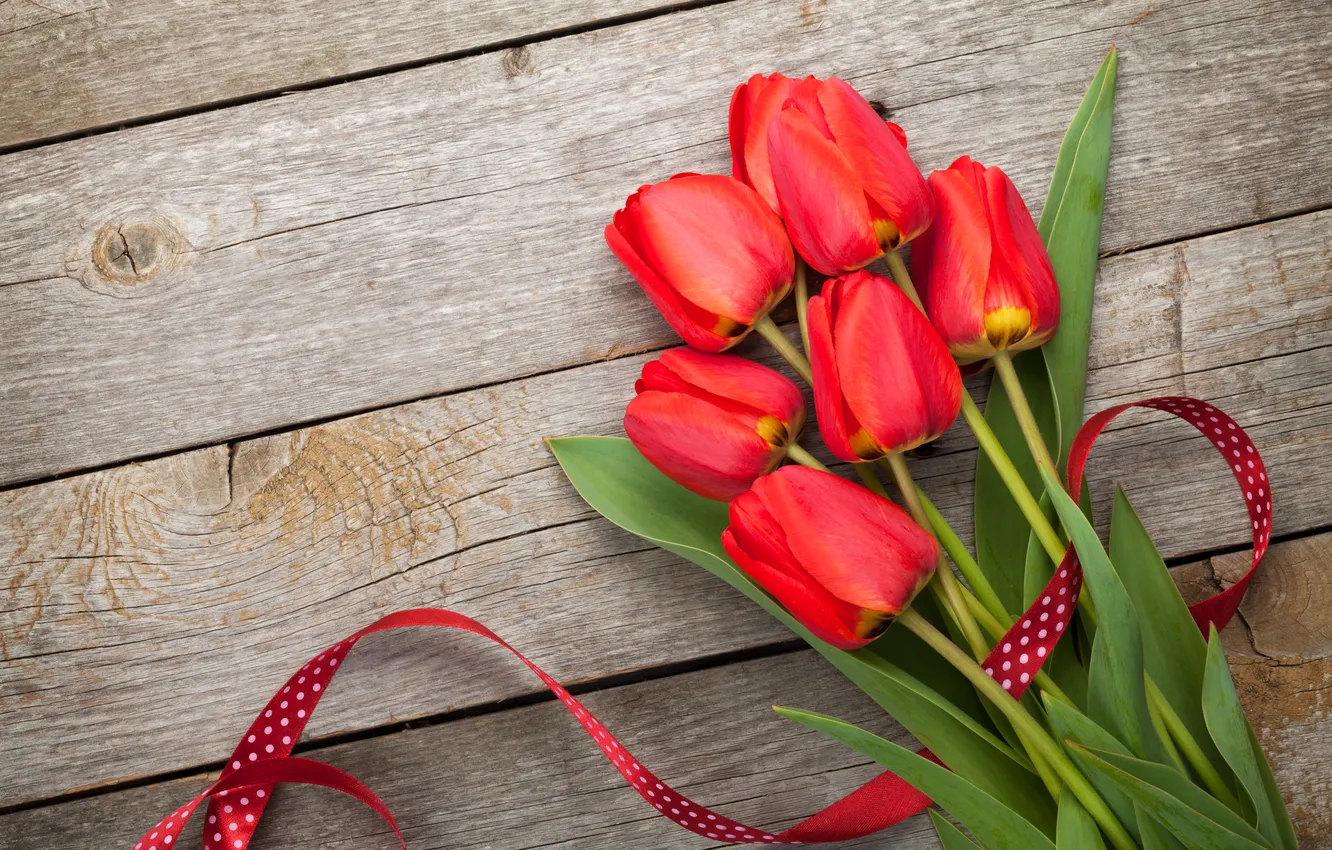 Photo wallpaper flowers, red, bouquet, tulips, red, wood, flowers, romantic
