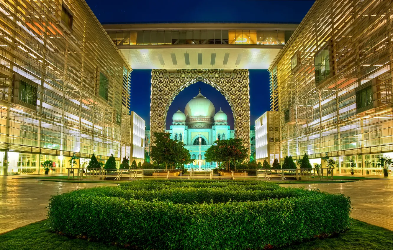 Photo wallpaper greens, the sky, grass, night, the city, building, fountain
