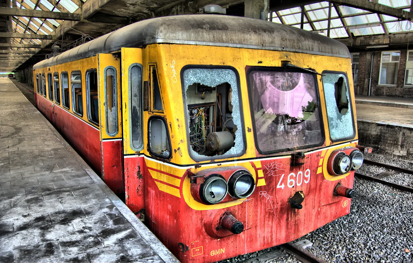 Photo wallpaper Train, Peron, Station, devastation