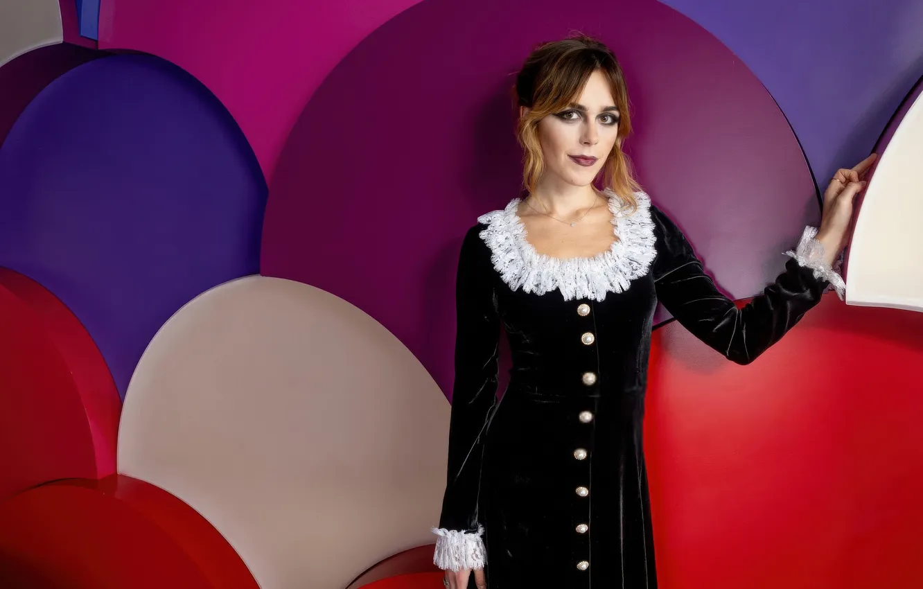 Photo wallpaper look, pose, makeup, figure, actress, Kiernan SHIPKA, Kiernan Shipka