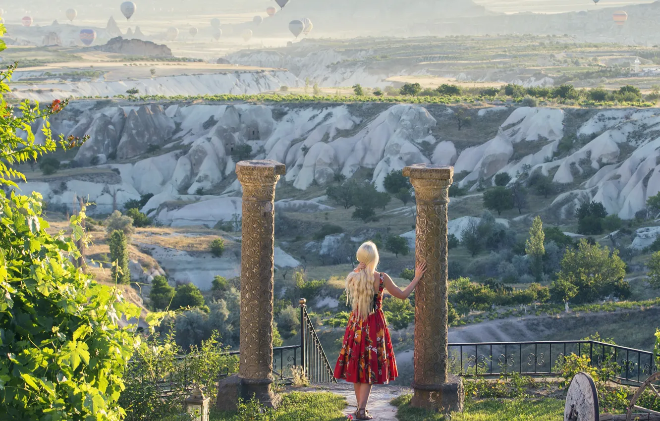 Photo wallpaper girl, balloons, mood, columns