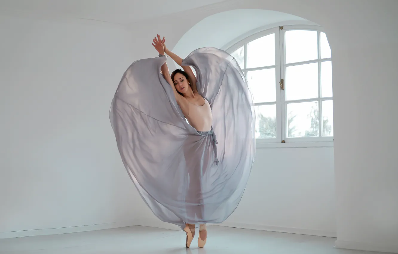 Photo wallpaper girl, dance, window, Larisa Korsikova