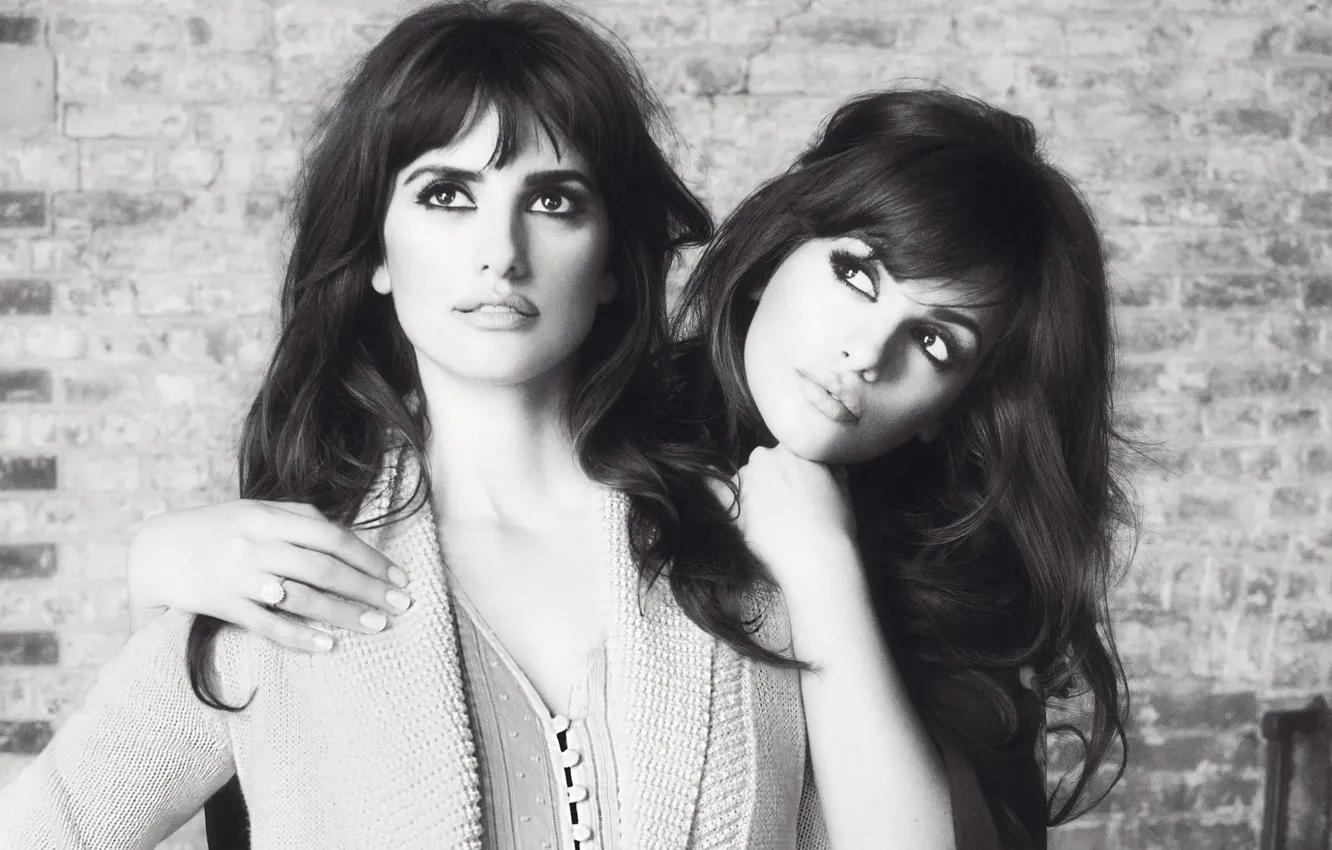 Photo wallpaper look, wall, makeup, actress, black and white, Penelope Cruz, sisters, Penelope Cruz