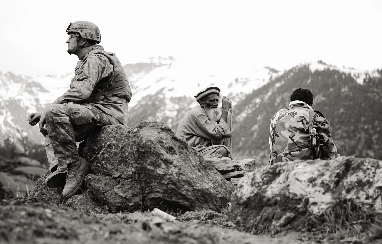 Photo wallpaper soldiers, Americans, the old man, Afghanistan