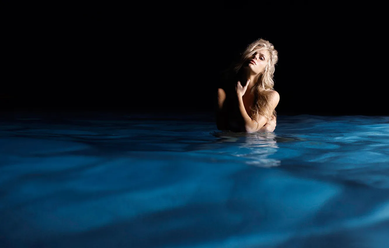 Photo wallpaper sea, water, girl, night, model, blonde, brooklyn decker, model