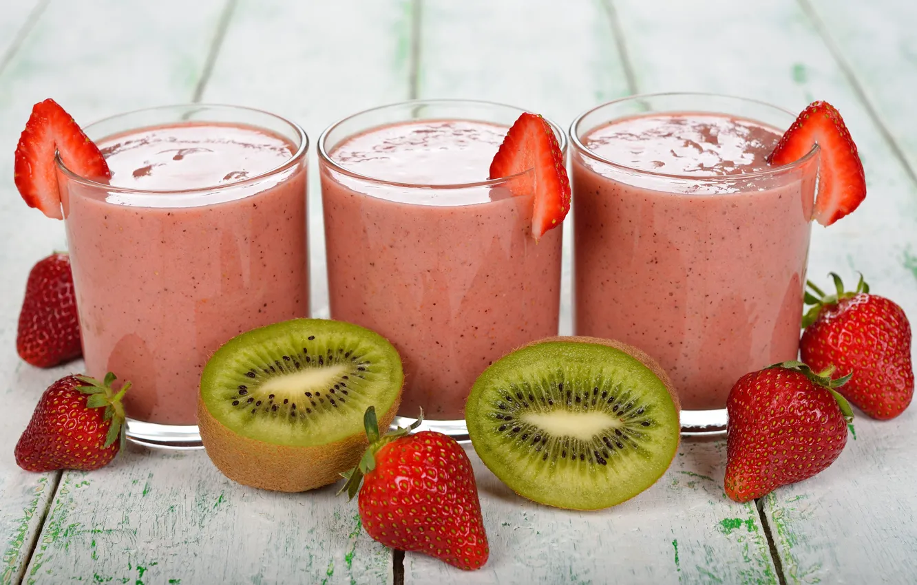 Photo wallpaper kiwi, strawberry, milkshake