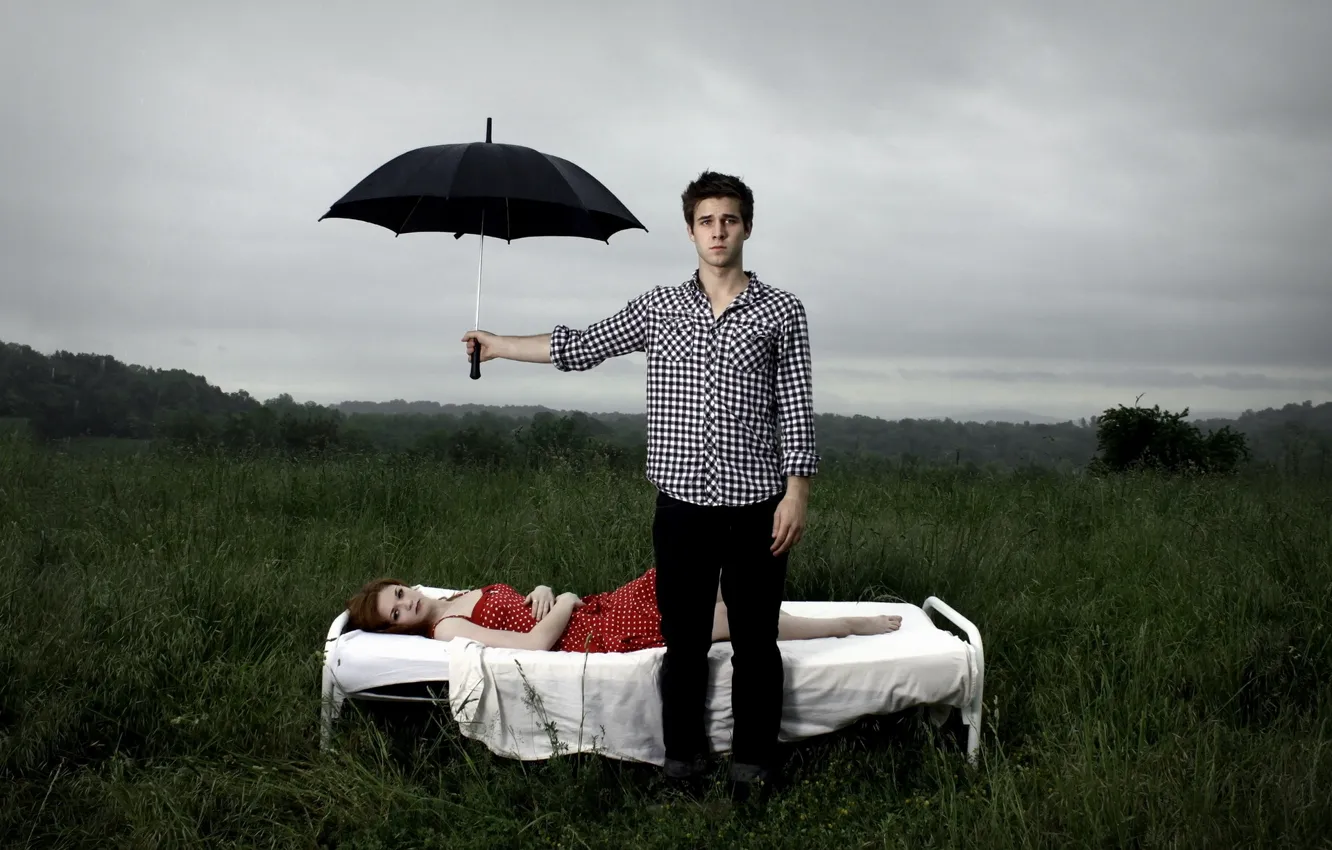 Photo wallpaper field, umbrella, guy, devuschka
