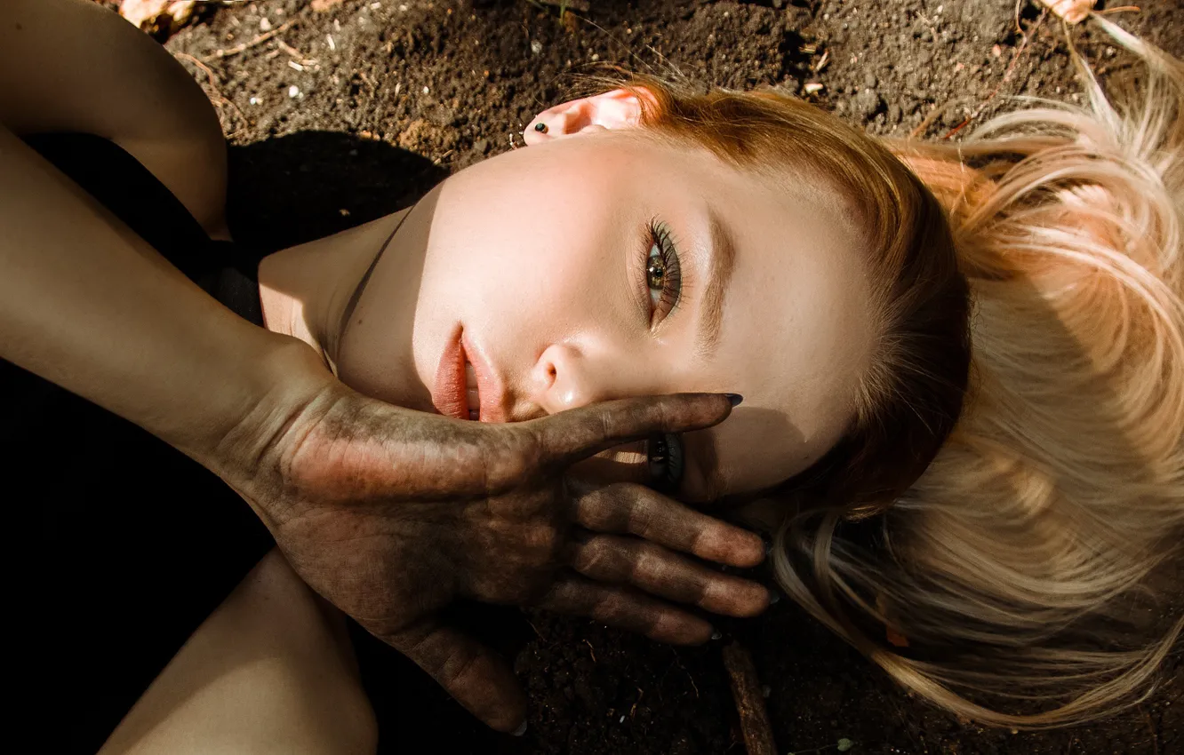 Photo wallpaper girl, earth, palm, Oleg Naumov, Arina Shcherbakova