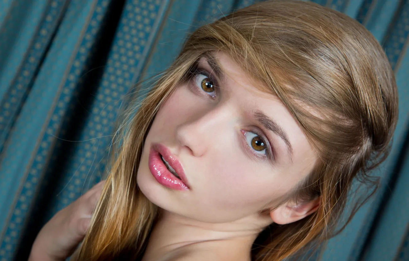 Photo wallpaper hot girl, studio, brown hair, model, sexy woman, red lips, cute girl, closeup