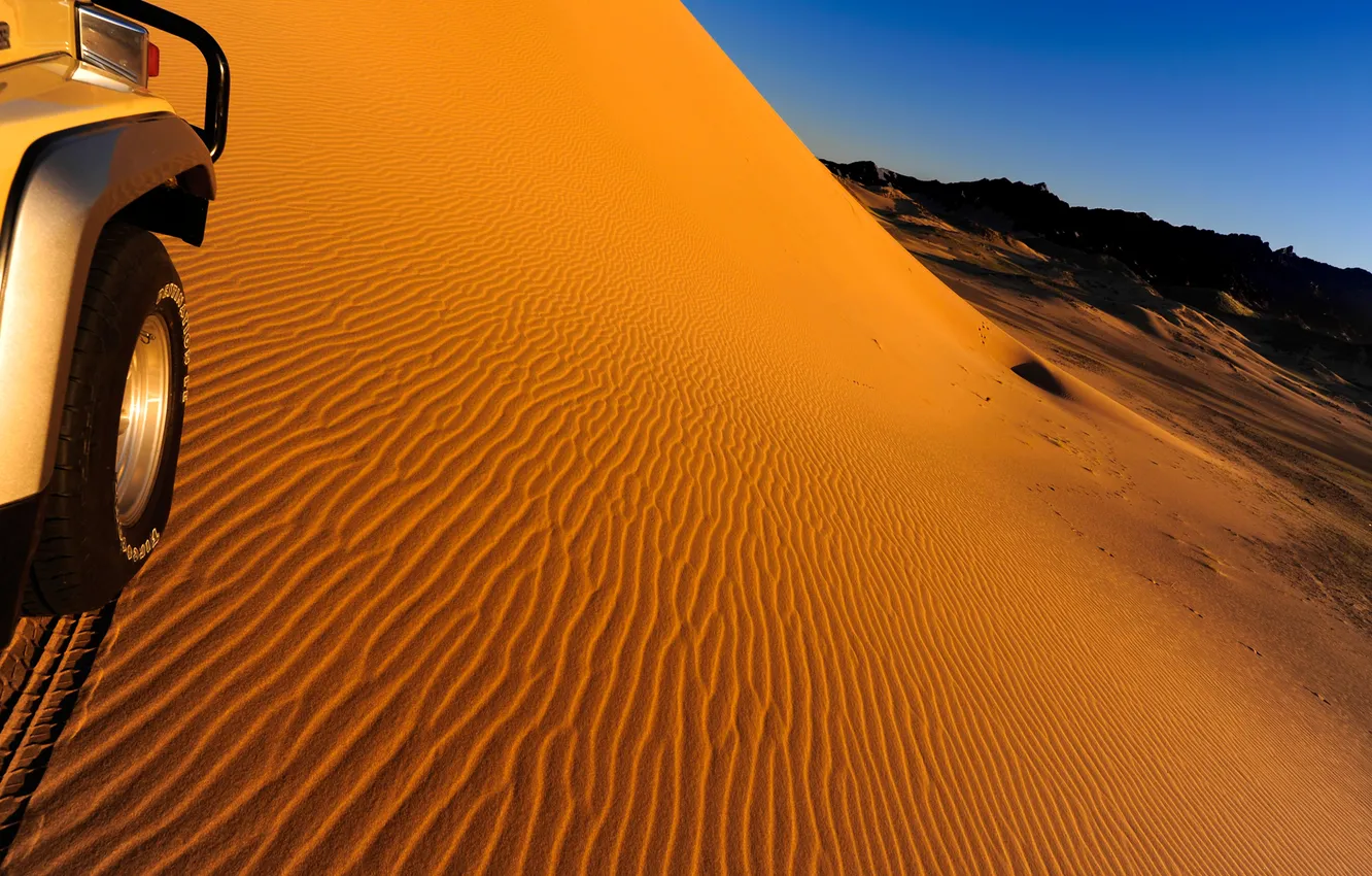 Photo wallpaper sand, the sky, nature, desert, wheel, slope, jeep, piece