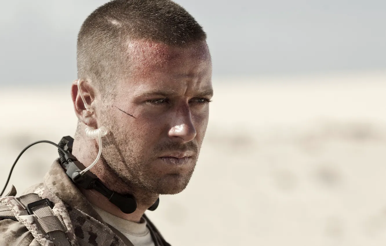 Photo wallpaper soldier, man, uniform, Armie Hammer, scar, seifuku, bulletproof vest, mine