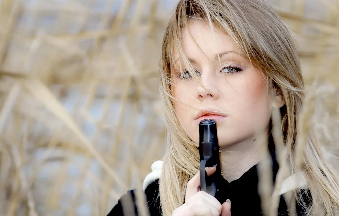 Photo wallpaper girl, gun, portrait