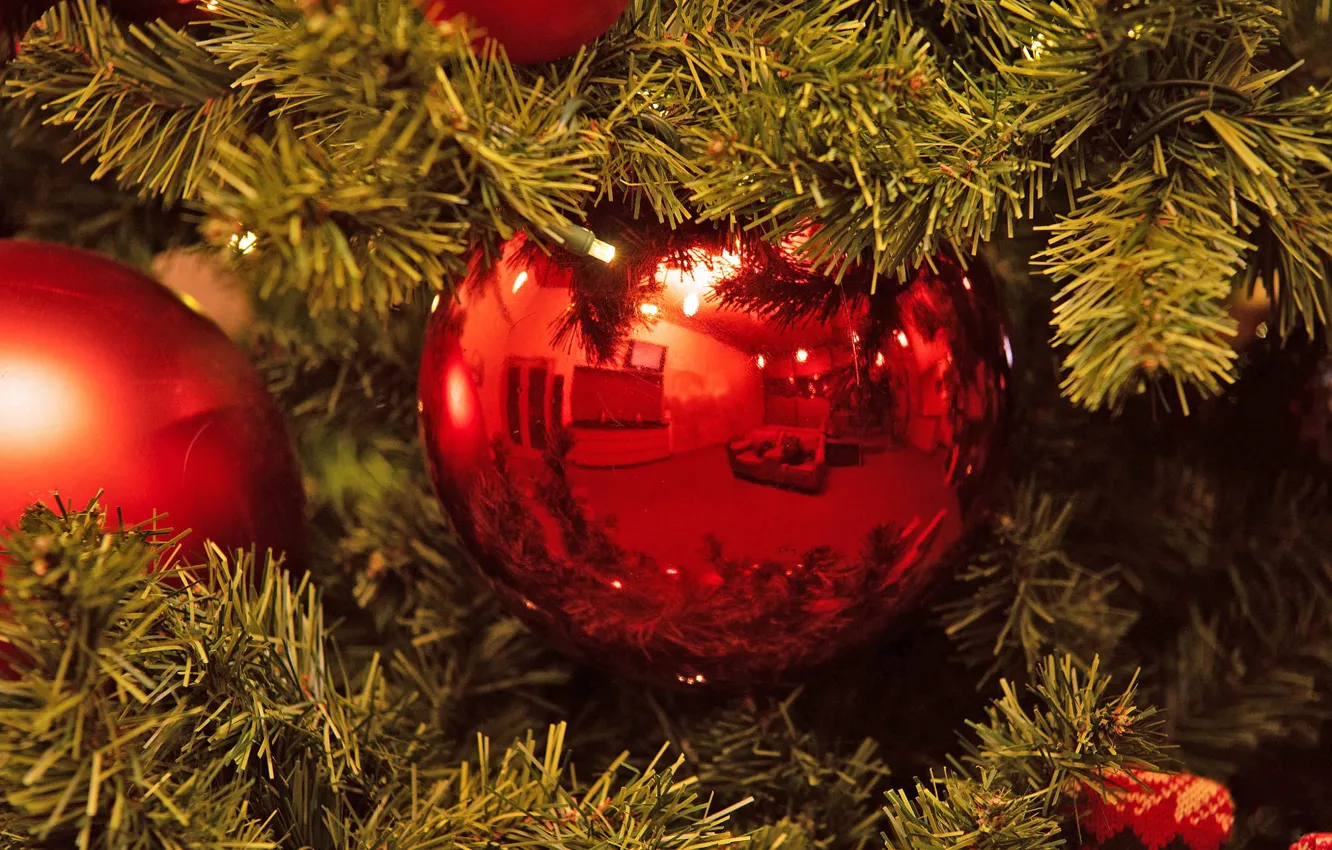 Photo wallpaper on the tree, balls, red, Christmas decorations, holiday, winter, Christmas decorations, bokeh