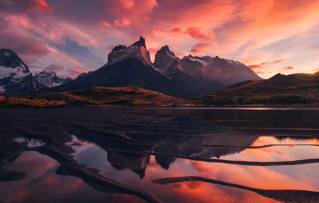 Photo wallpaper red, sky, landscape, mountains, clouds, lake, Patagonia