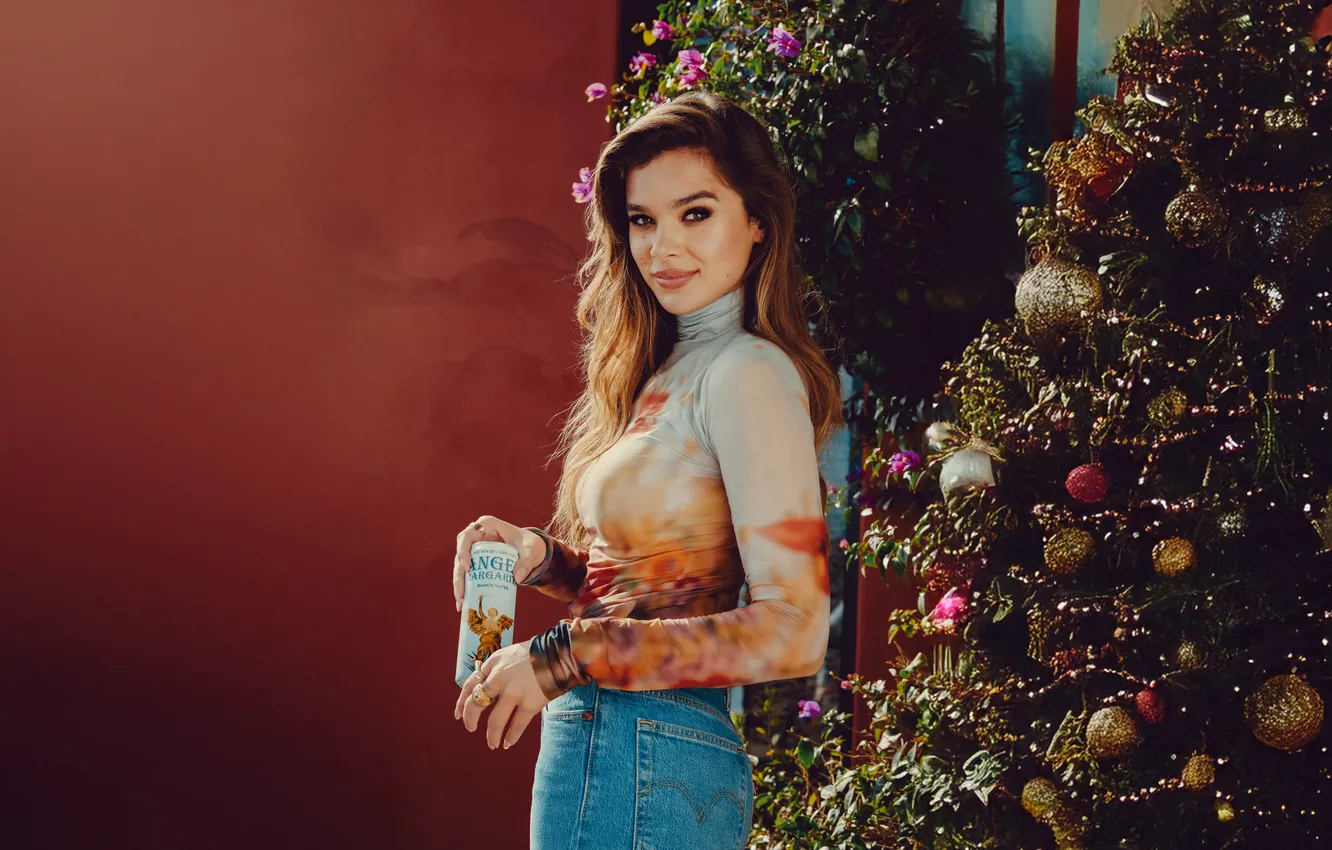 Photo wallpaper look, background, tree, new year, portrait, actress, singer, brown hair