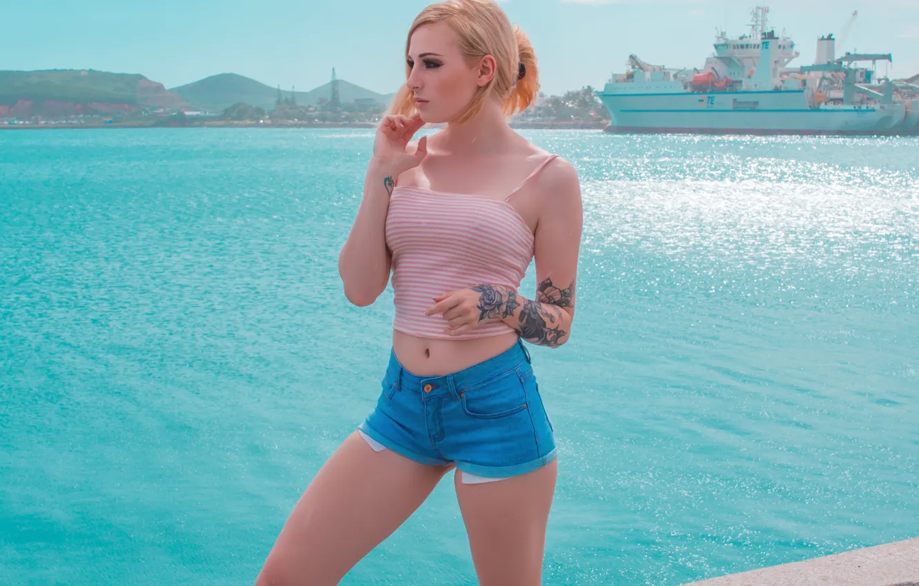 Photo wallpaper girl, shorts, long hair, legs, breast, photo, water, model