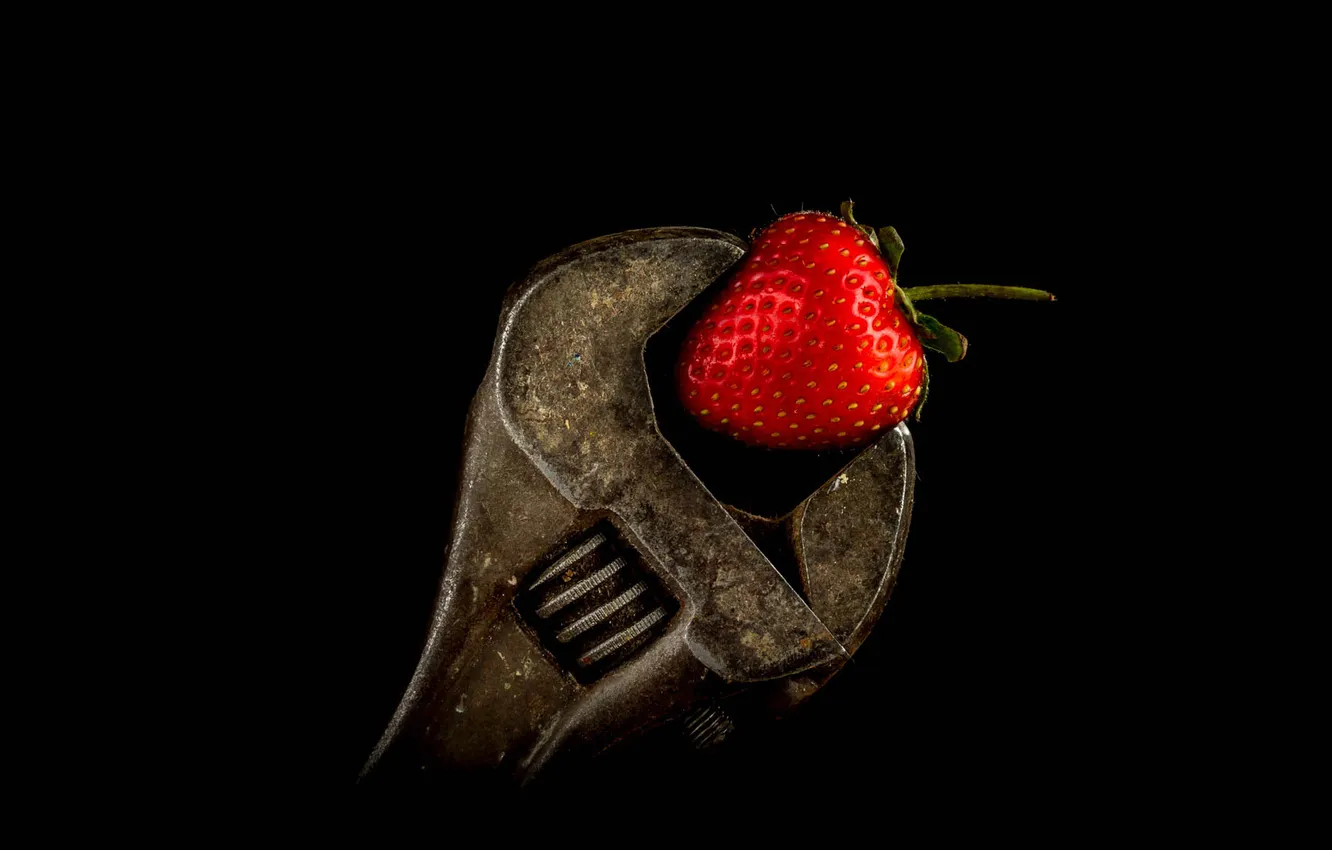 Photo wallpaper berries, key, strawberry, plumbing