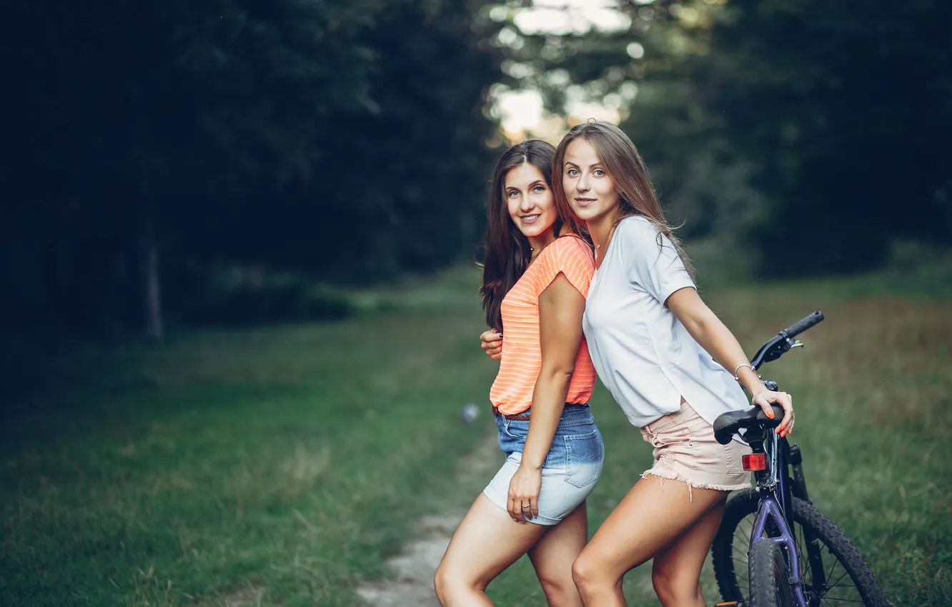 Photo wallpaper summer, girls, park, two, pretty
