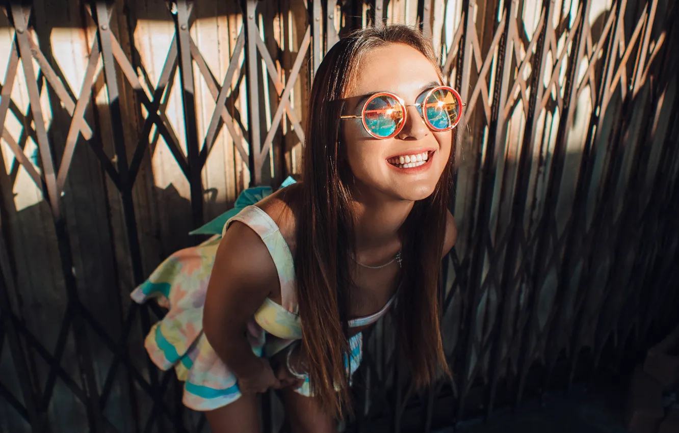 Photo wallpaper girl, the sun, pose, model, the fence, portrait, teeth, makeup
