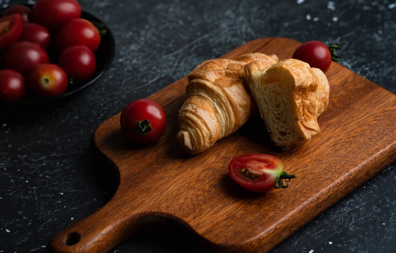 Photo wallpaper tomatoes, croissant, cutting Board