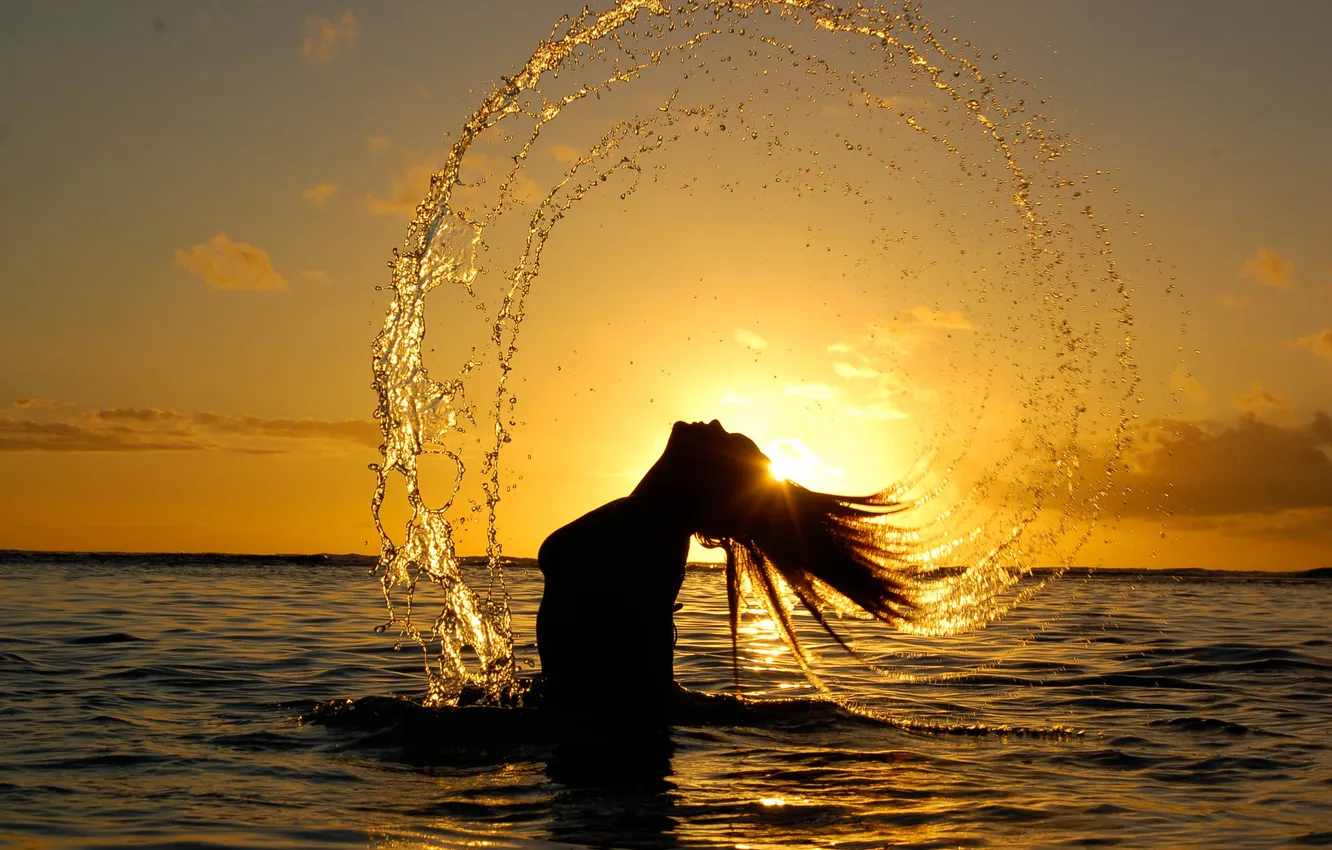 Photo wallpaper sea, water, girl, the sun, squirt, hair, circle