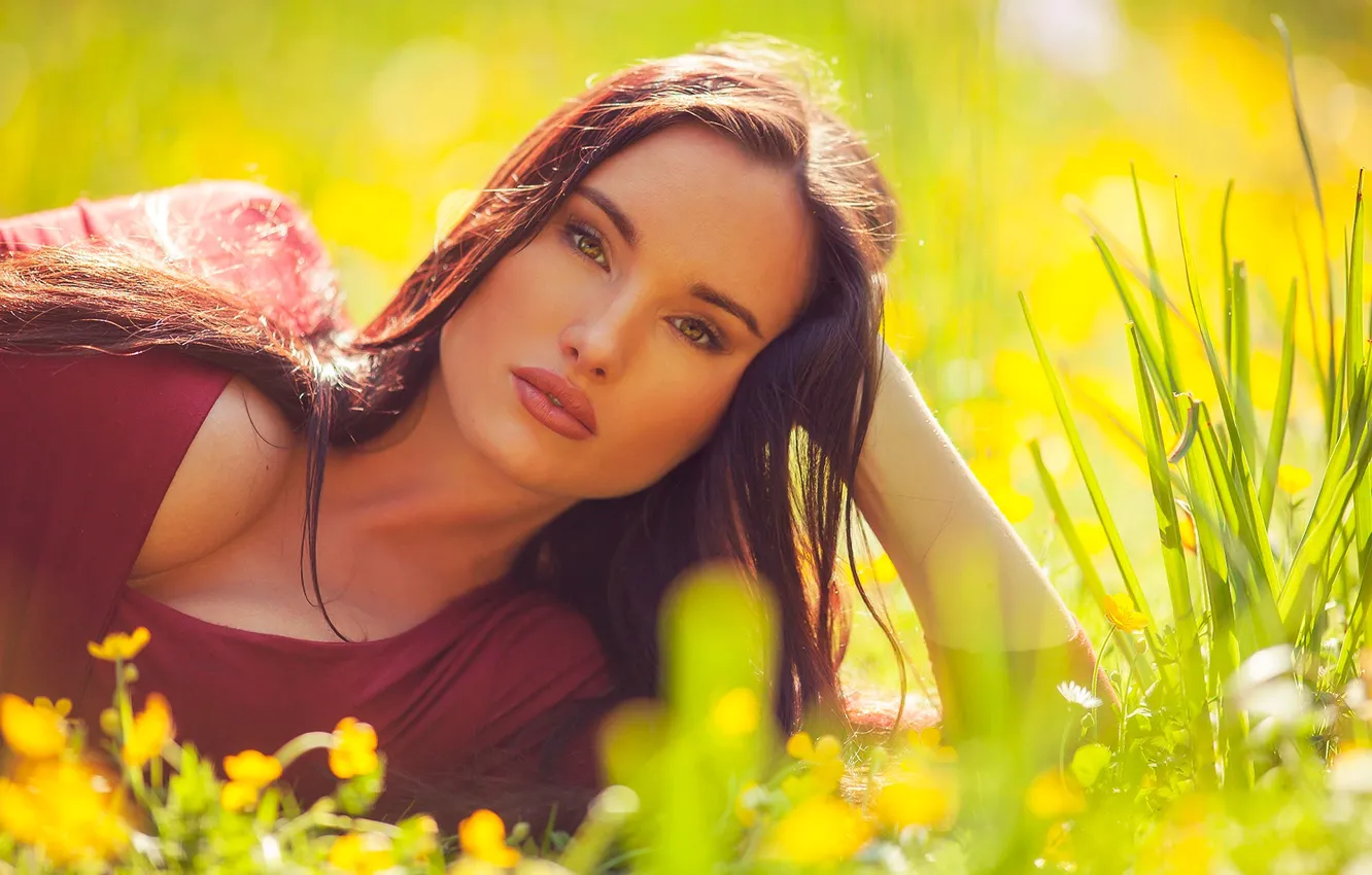 Photo wallpaper greens, summer, look, the sun, flowers, model, portrait, makeup