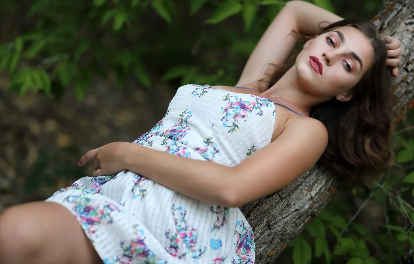 Photo wallpaper look, leaves, trees, pose, model, portrait, makeup, dress