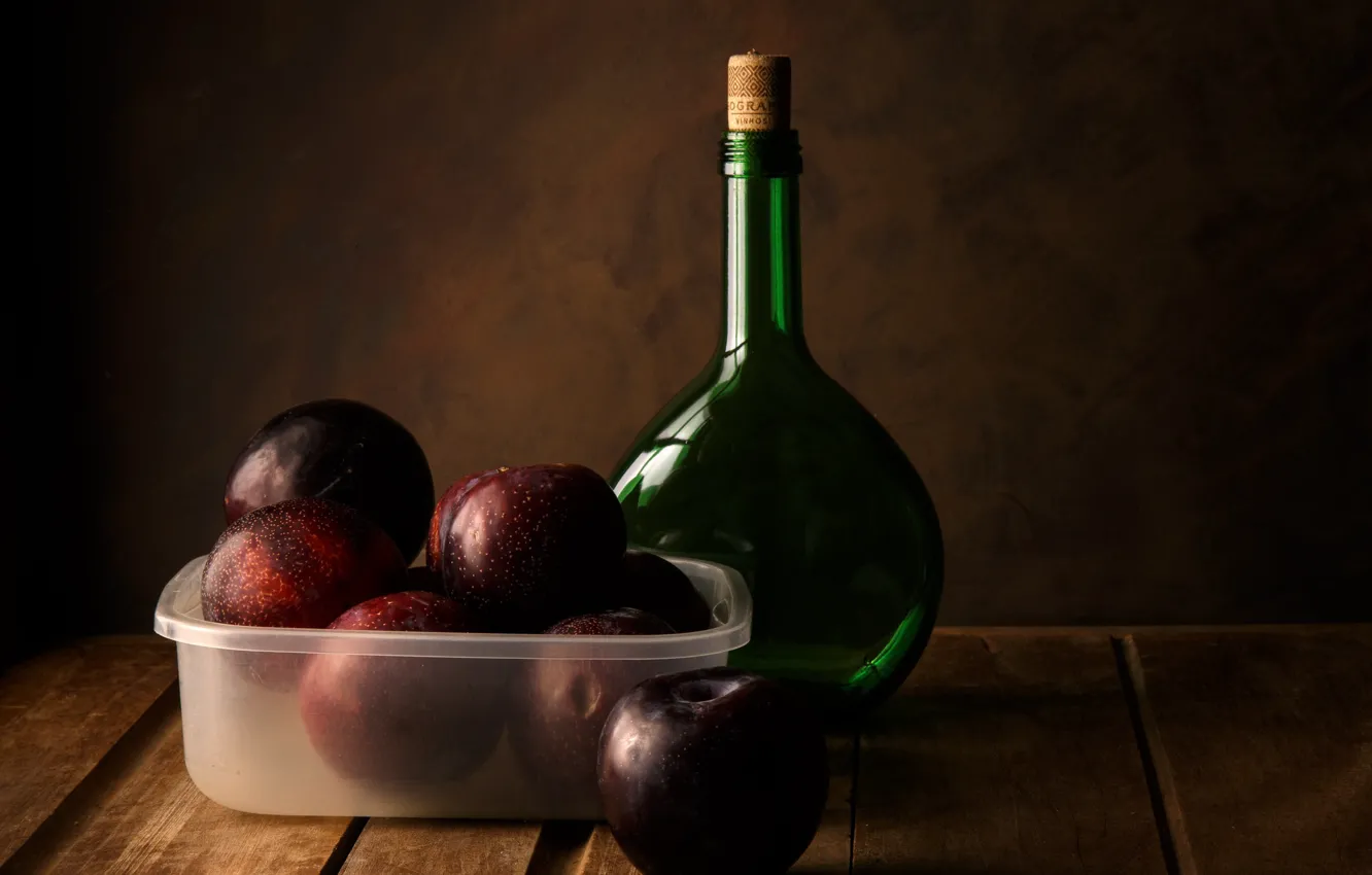 Photo wallpaper bottle, still life, plum