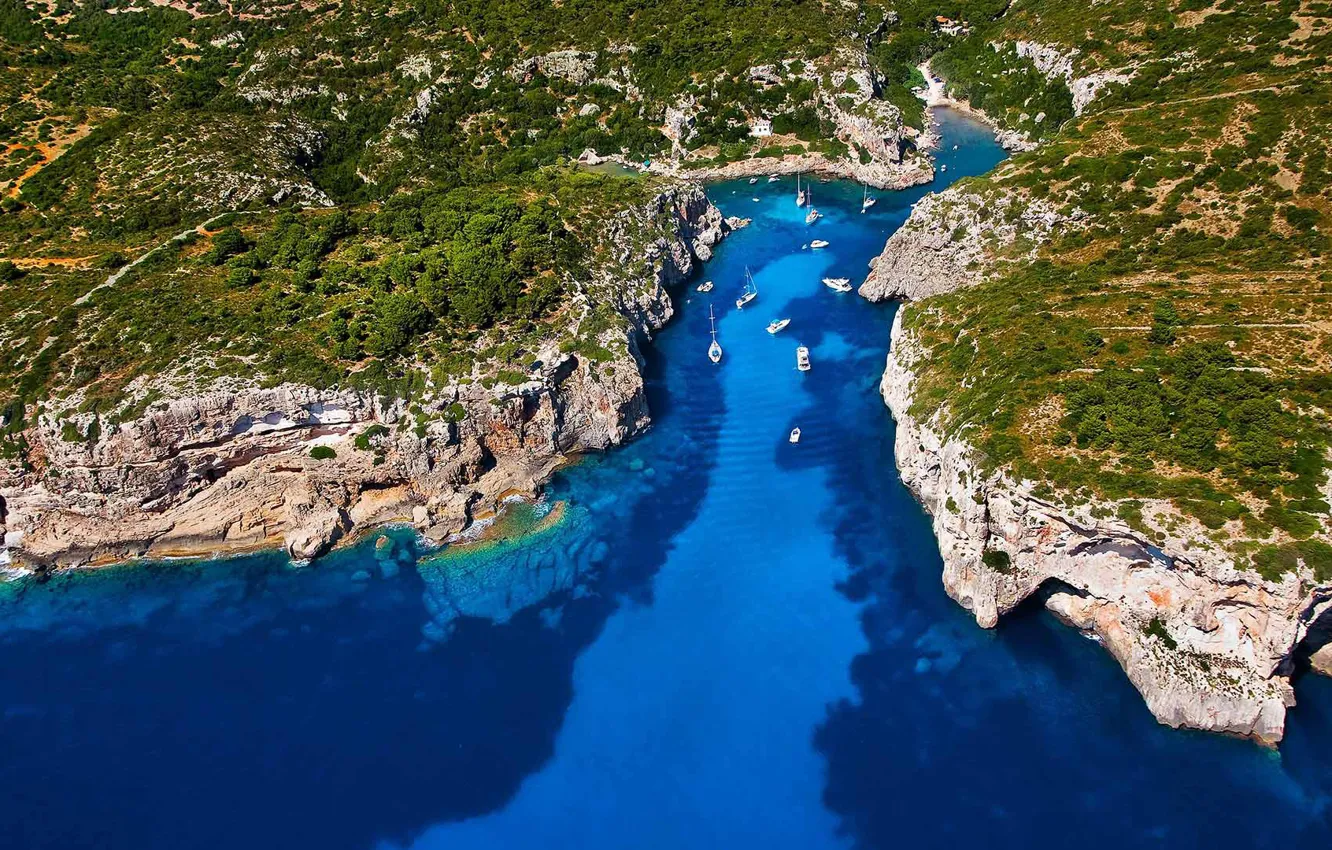 Photo wallpaper yachts, Spain, Balearic Islands, Menorca, the Bay of Cales Coves