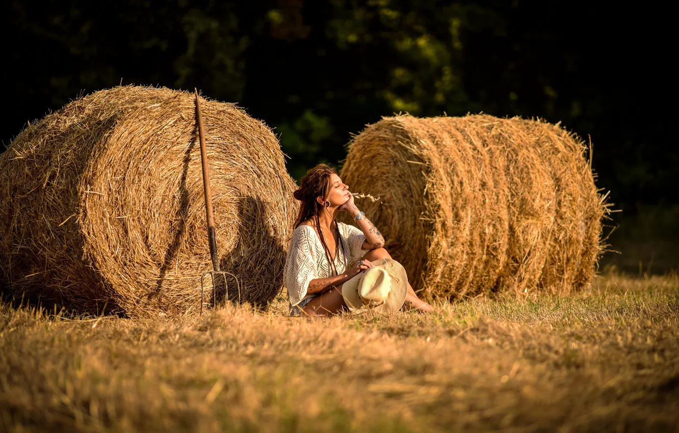 Photo wallpaper TATTOO, HAT, BROWN hair, HAY, MOOD, STACK, DREADLOCKS, PITCHFORK