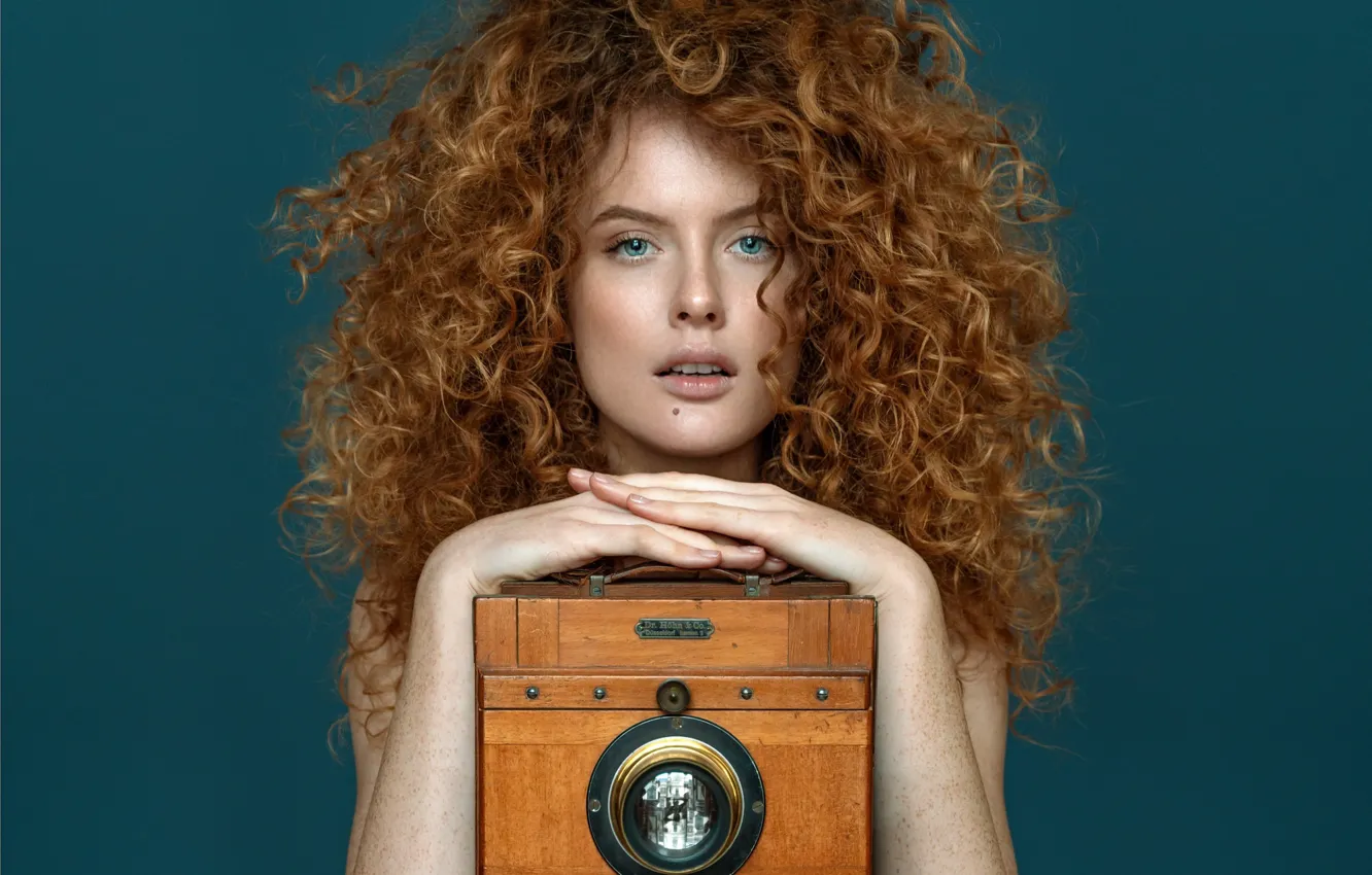 Photo wallpaper girl, Magdalena, Plate Camera