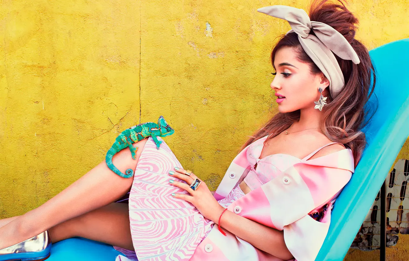 Photo wallpaper photoshoot, Teen Vogue, Ariana Grande