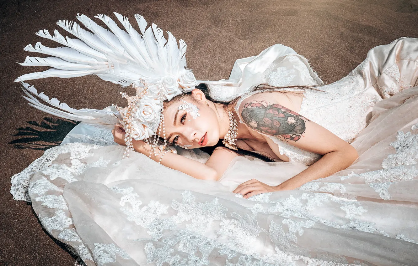 Photo wallpaper sand, white, look, girl, decoration, flowers, face, pose