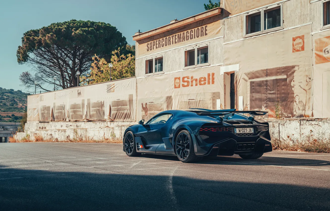 Photo wallpaper Bugatti, rear view, Divo, Bugatti Divo