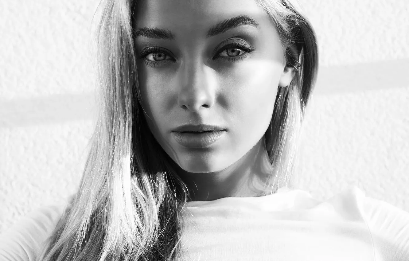 Photo wallpaper look, portrait, black and white, Anna Ioannova